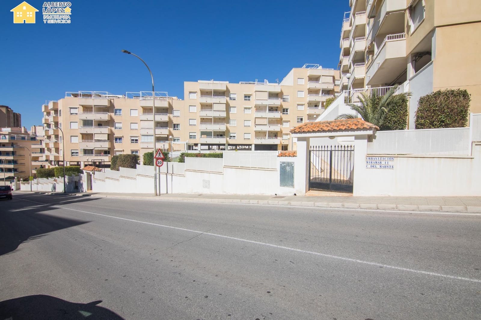 3 bedroom Flat for sale in Santa Pola with pool - € 268,000 (Ref: 9599644)
