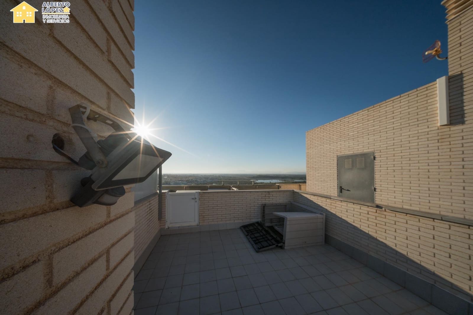 2 Zimmer Penthouse zu verkaufen in Arenales del Sol mit Pool Garage - 465.000 € (Ref: 9637711)