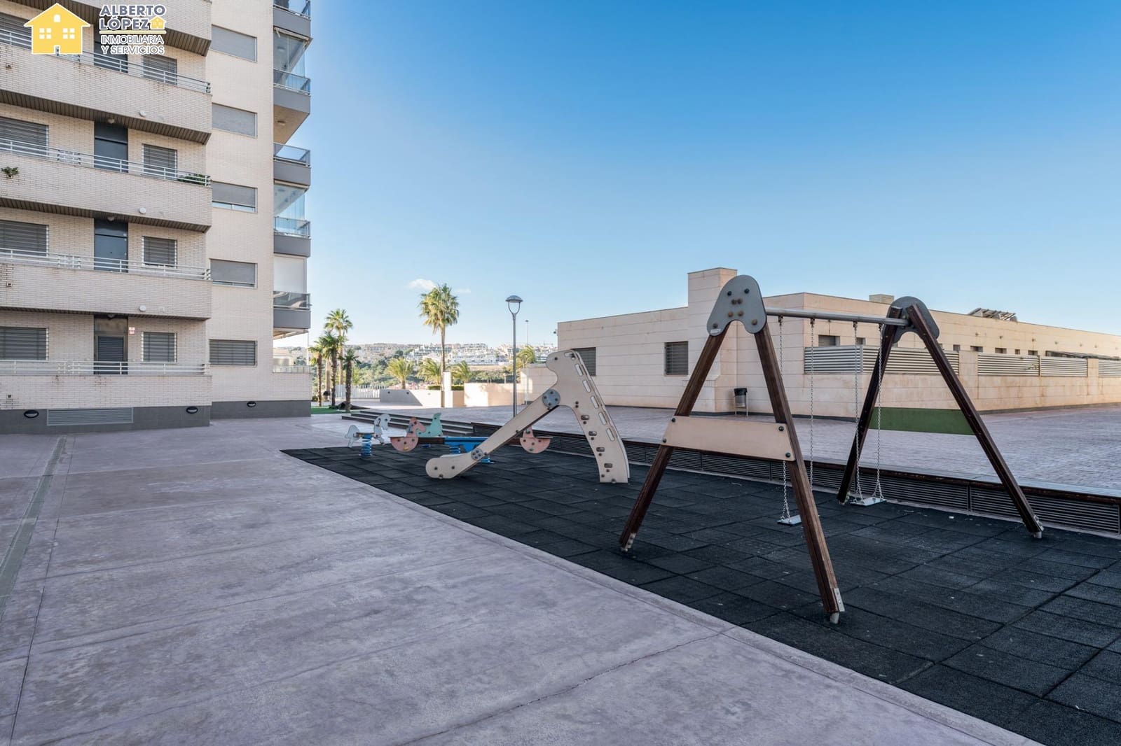 2 Zimmer Penthouse zu verkaufen in Arenales del Sol mit Pool Garage - 465.000 € (Ref: 9637711)