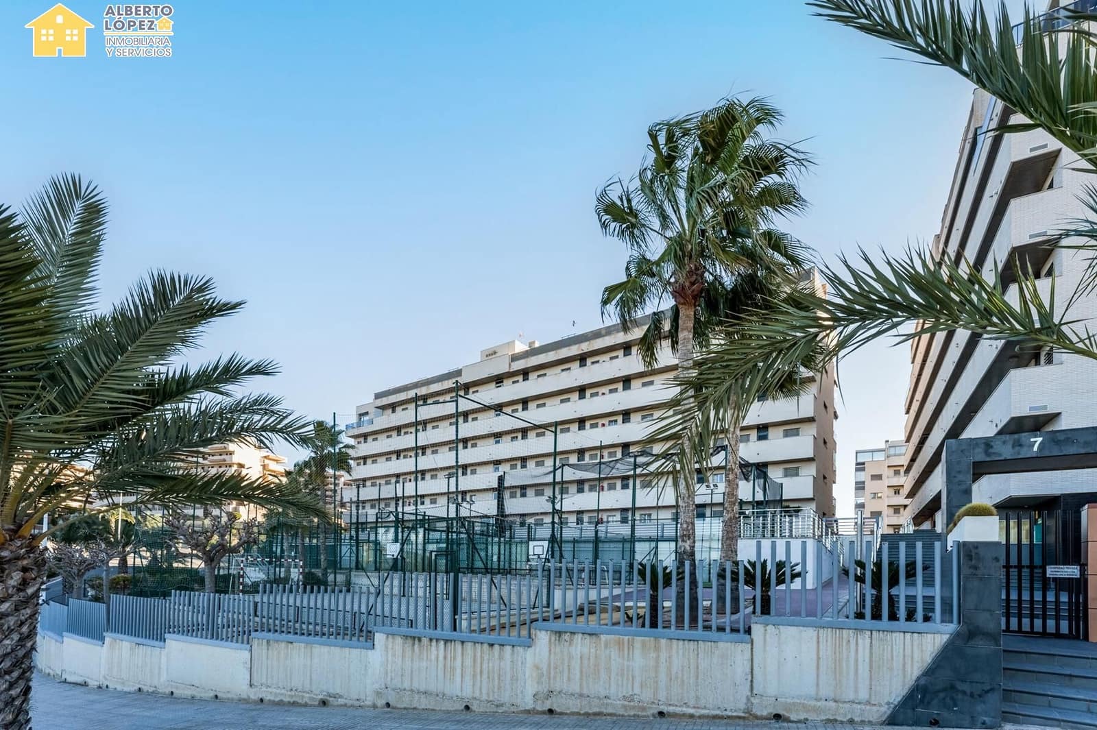 2 Zimmer Penthouse zu verkaufen in Arenales del Sol mit Pool Garage - 465.000 € (Ref: 9637711)