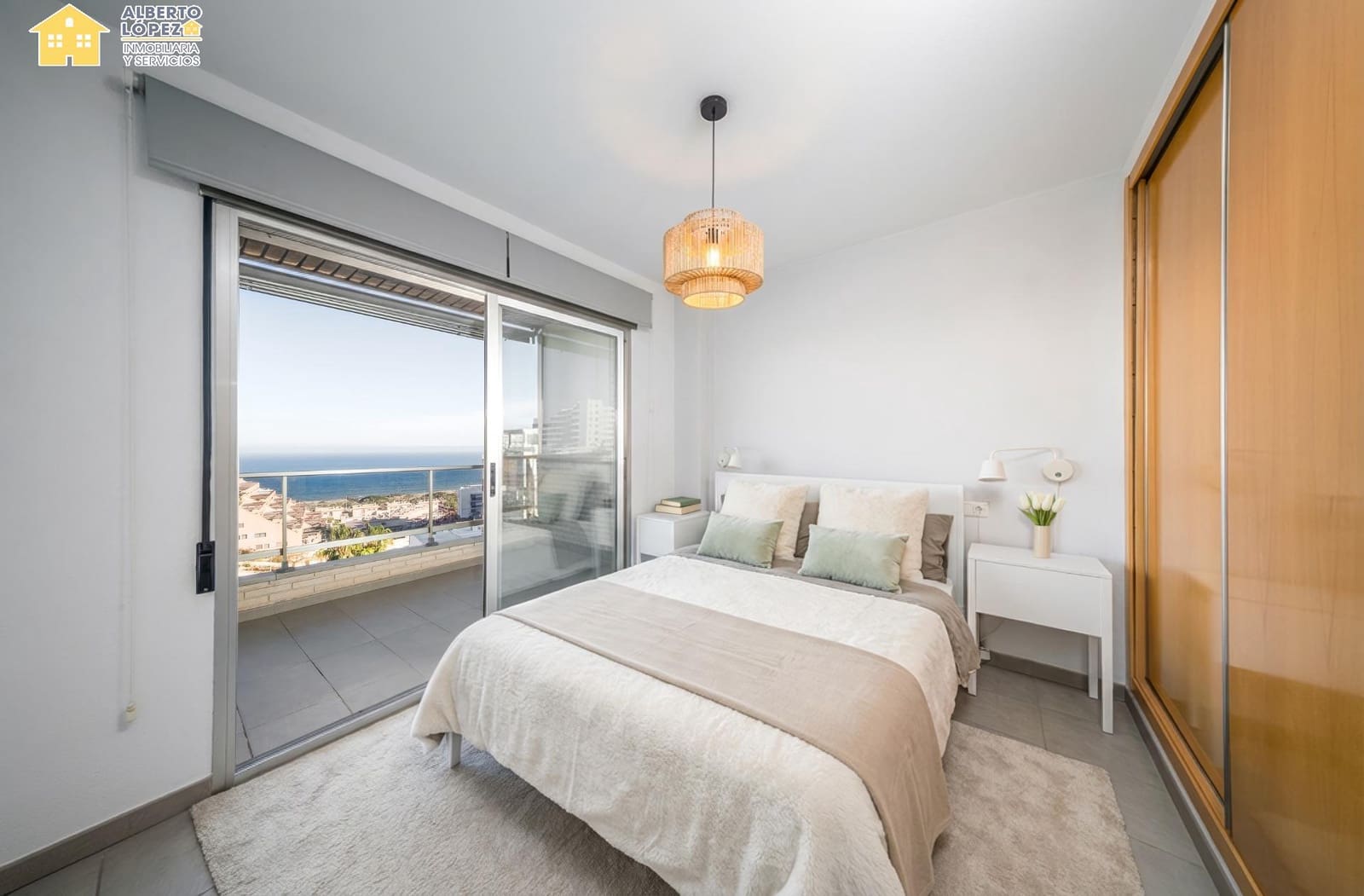 2 soveværelse Penthouse til salg i Arenales del Sol med swimmingpool garage - € 465.000 (Ref: 9637711)