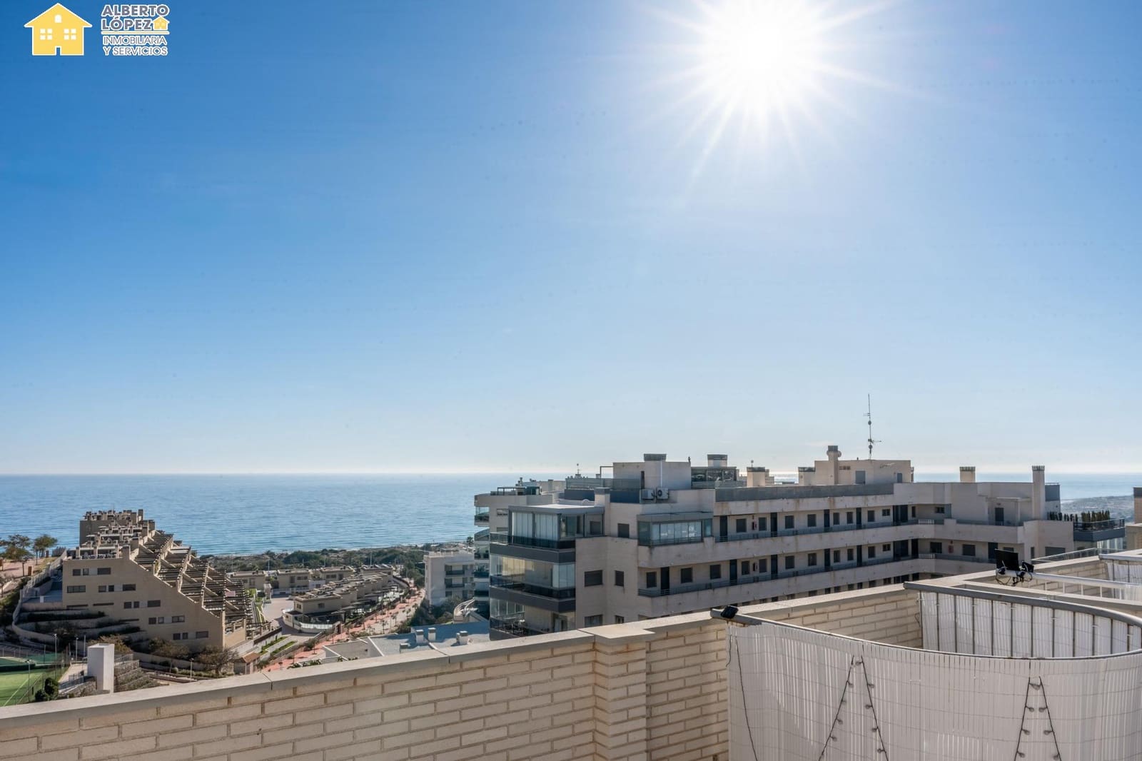 2 soveværelse Penthouse til salg i Arenales del Sol med swimmingpool garage - € 465.000 (Ref: 9637711)