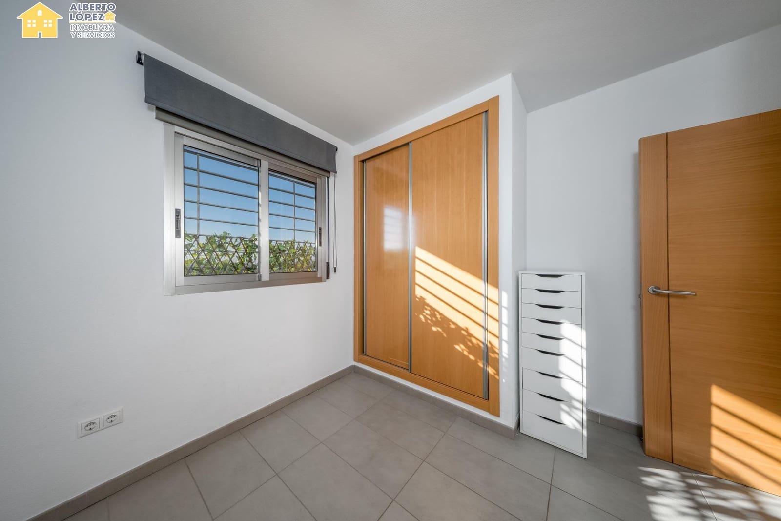 2 soveværelse Penthouse til salg i Arenales del Sol med swimmingpool garage - € 465.000 (Ref: 9637711)