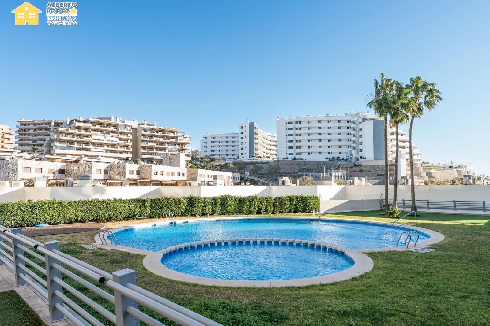 2 soveværelse Penthouse til salg i Arenales del Sol med swimmingpool garage - € 465.000 (Ref: 9637711)