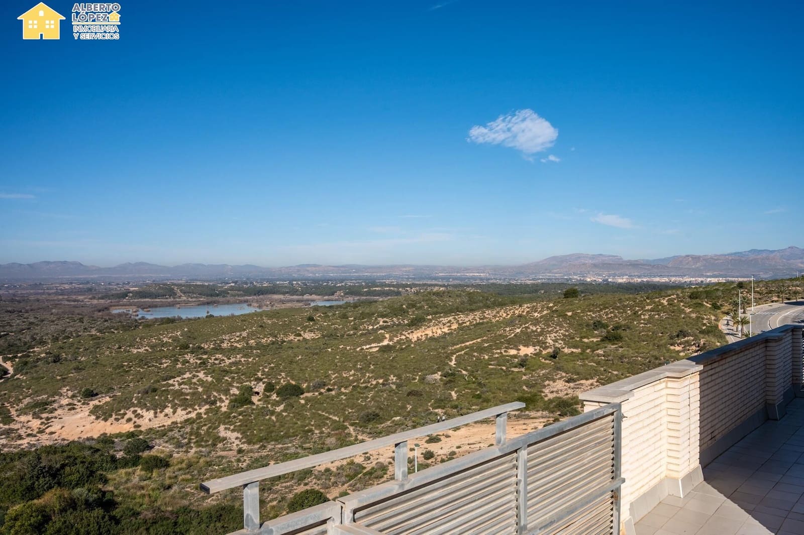 2 soveværelse Penthouse til salg i Arenales del Sol med swimmingpool garage - € 465.000 (Ref: 9637711)