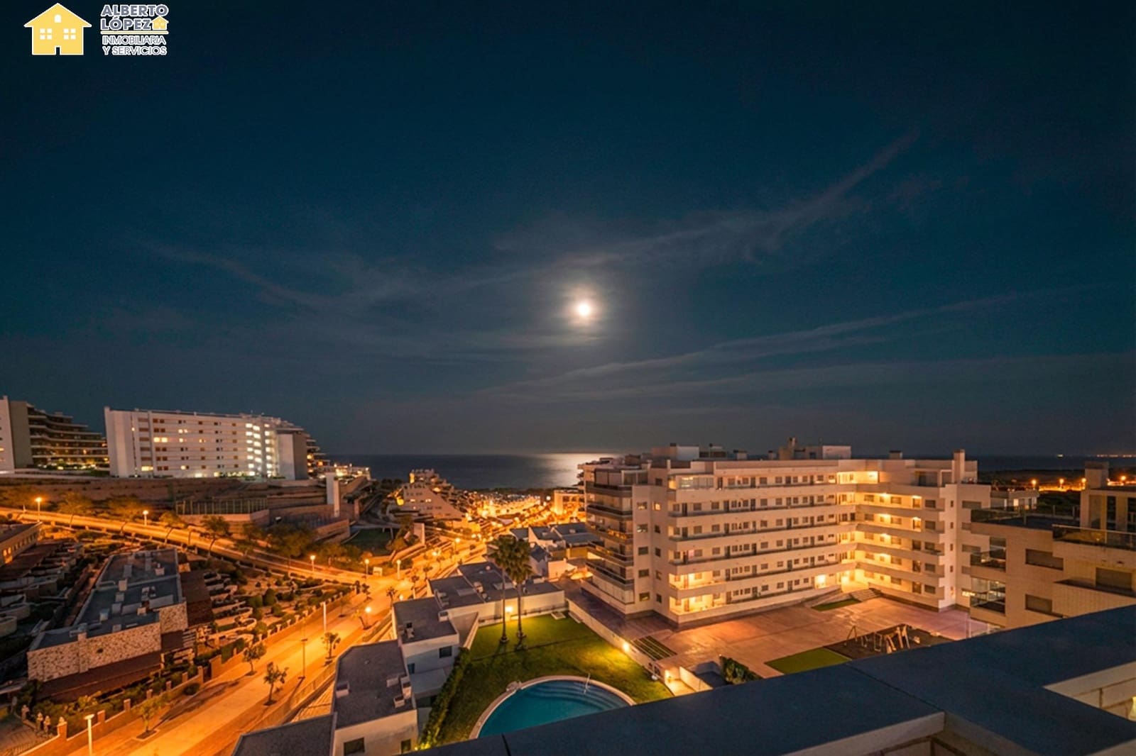 2 soveværelse Penthouse til salg i Arenales del Sol med swimmingpool garage - € 465.000 (Ref: 9637711)