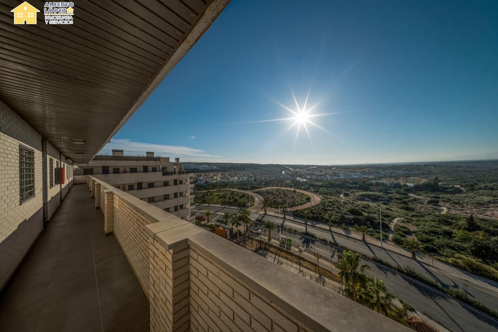 2 soveværelse Penthouse til salg i Arenales del Sol med swimmingpool garage - € 465.000 (Ref: 9637711)