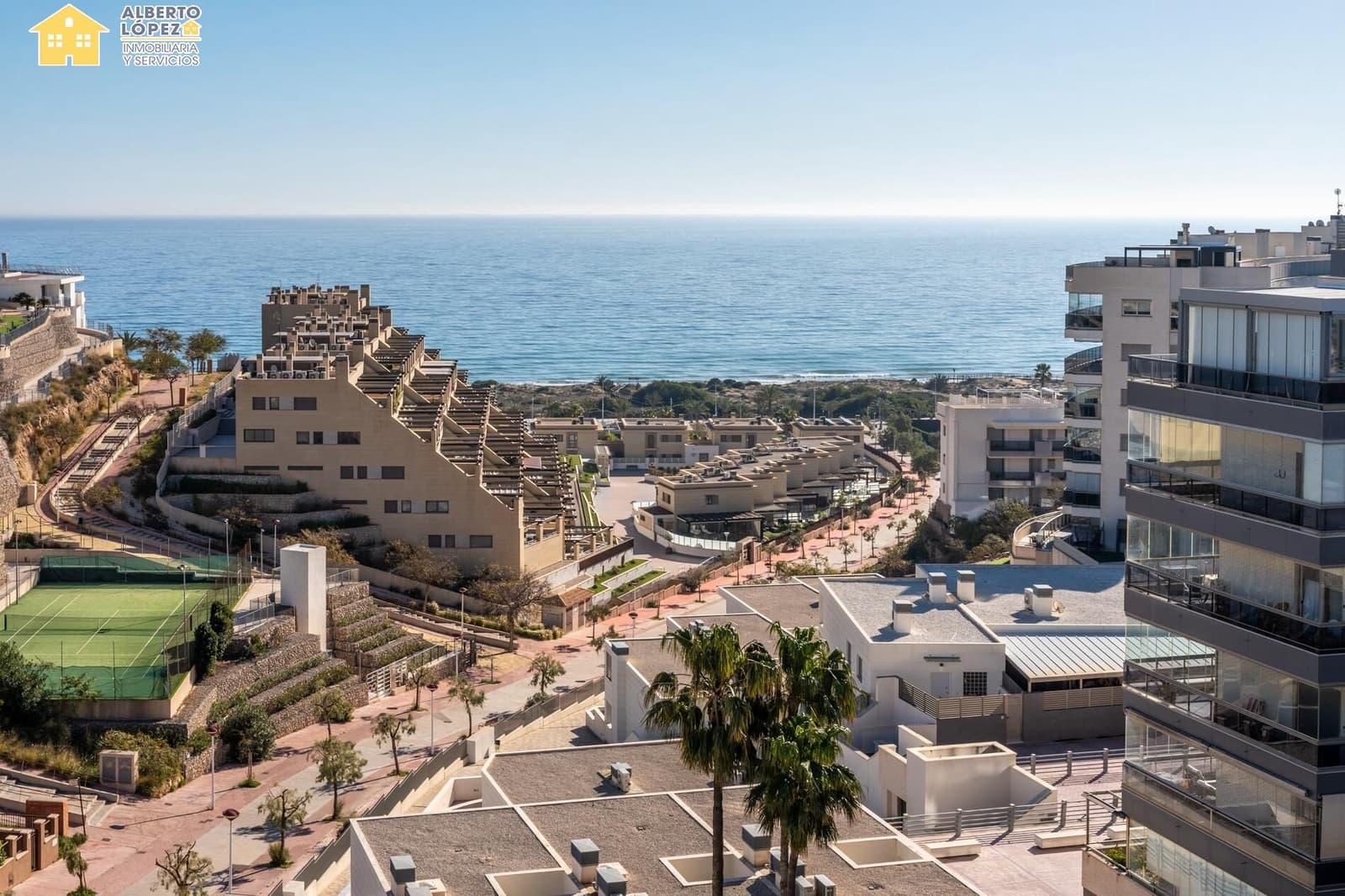 2 soveværelse Penthouse til salg i Arenales del Sol med swimmingpool garage - € 465.000 (Ref: 9637711)