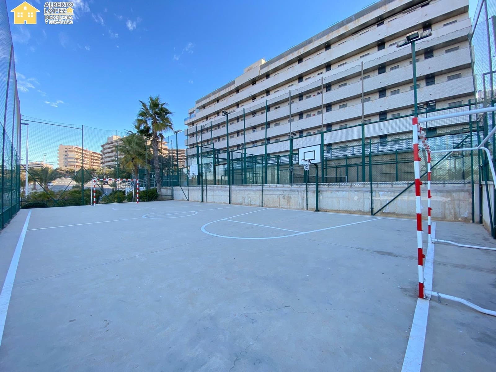 2 soveværelse Penthouse til salg i Arenales del Sol med swimmingpool garage - € 465.000 (Ref: 9637711)
