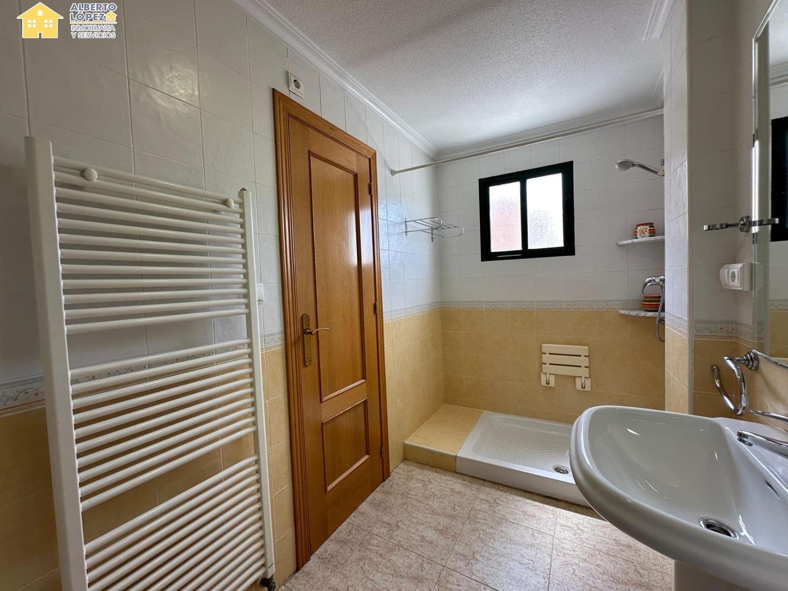 3 bedroom Flat for sale in El Altet with garage - € 195,000 (Ref: 9670772)