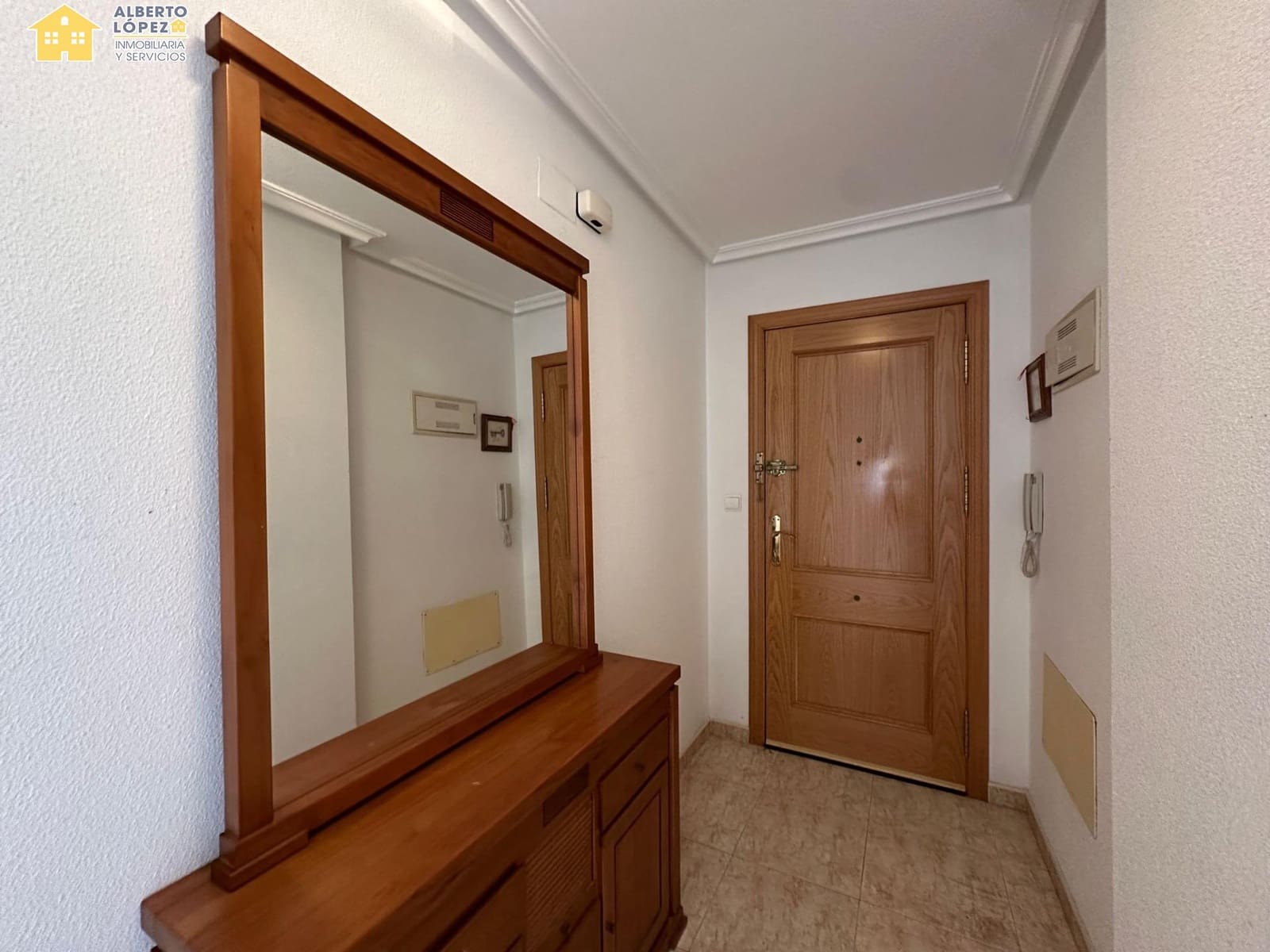 3 bedroom Flat for sale in El Altet with garage - € 195,000 (Ref: 9670772)