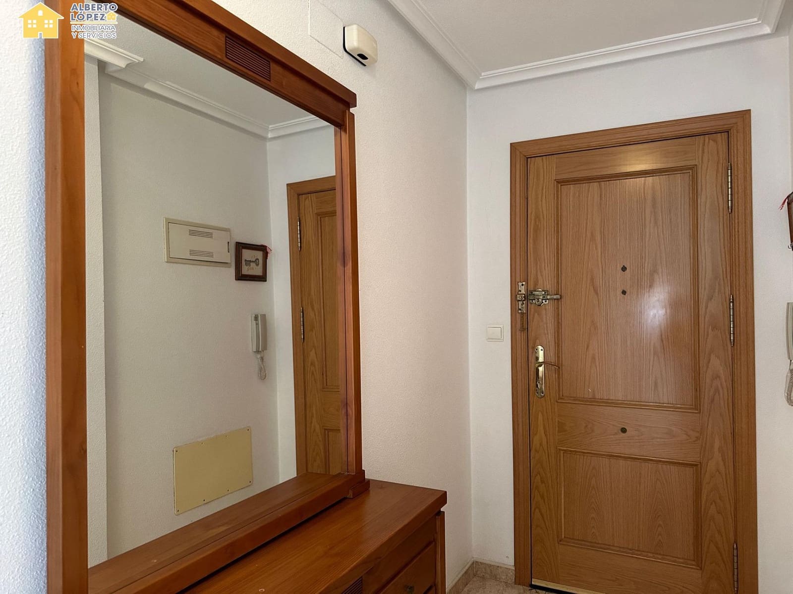 3 bedroom Flat for sale in El Altet with garage - € 195,000 (Ref: 9670772)