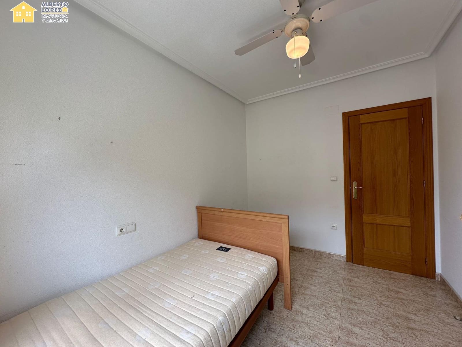 3 bedroom Flat for sale in El Altet with garage - € 195,000 (Ref: 9670772)