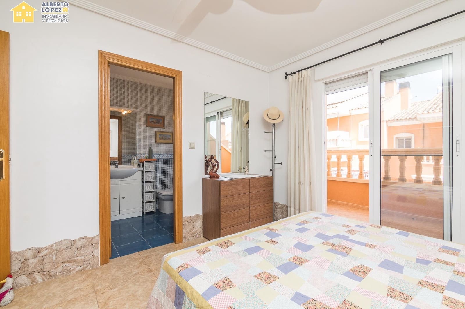 4 sypialnia Dom szeregowy na sprzedaż w El Altet z basenem garażem - 290 000 € (Ref: 9791152)