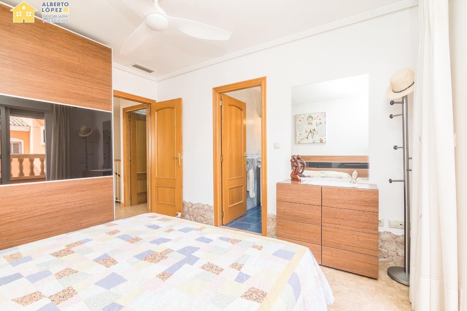 4 sypialnia Dom szeregowy na sprzedaż w El Altet z basenem garażem - 290 000 € (Ref: 9791152)