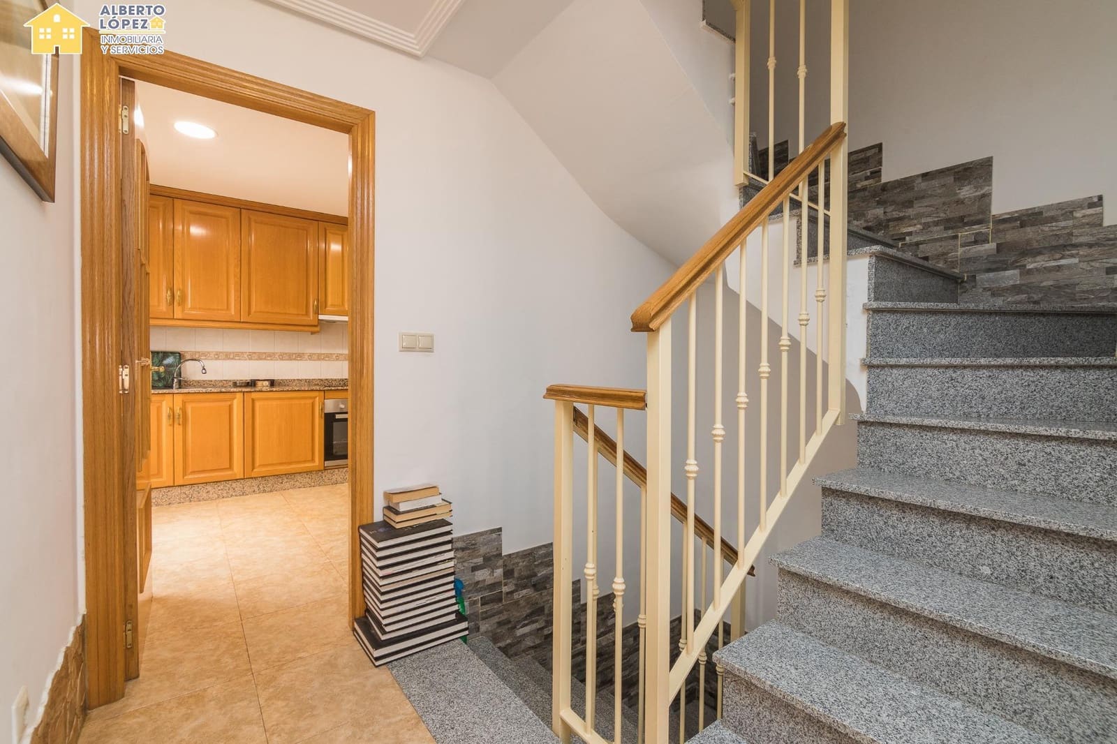 4 sypialnia Dom szeregowy na sprzedaż w El Altet z basenem garażem - 290 000 € (Ref: 9791152)