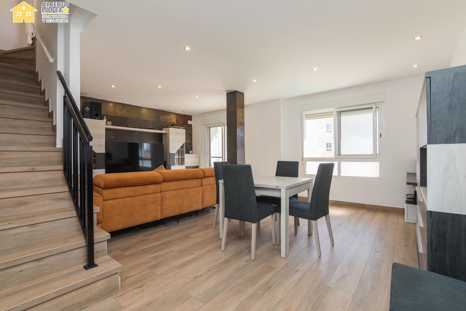 2 Zimmer Penthouse zu verkaufen in Santa Pola mit Pool Garage - 325.000 € (Ref: 9799391)