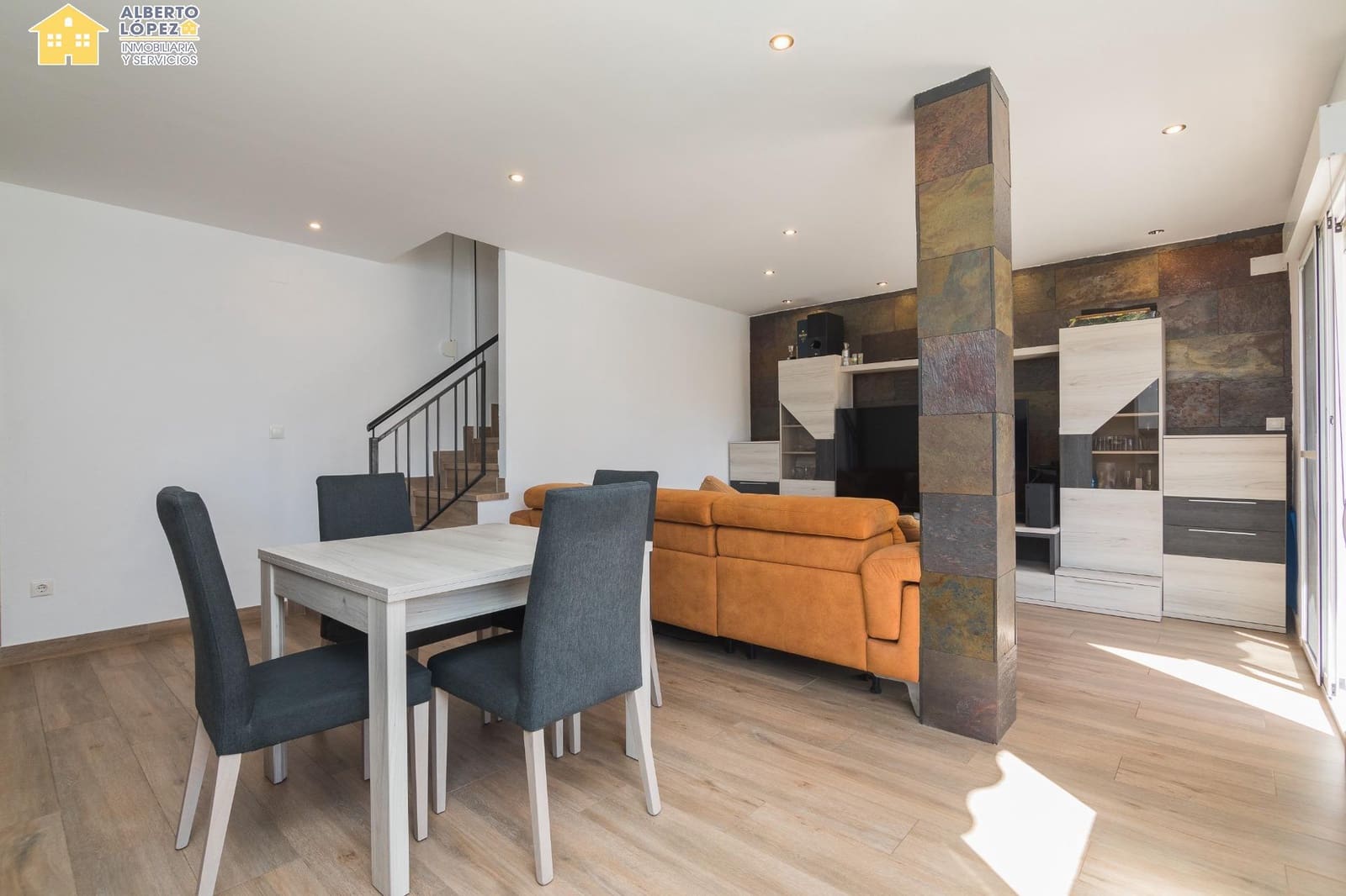 2 Zimmer Penthouse zu verkaufen in Santa Pola mit Pool Garage - 325.000 € (Ref: 9799391)