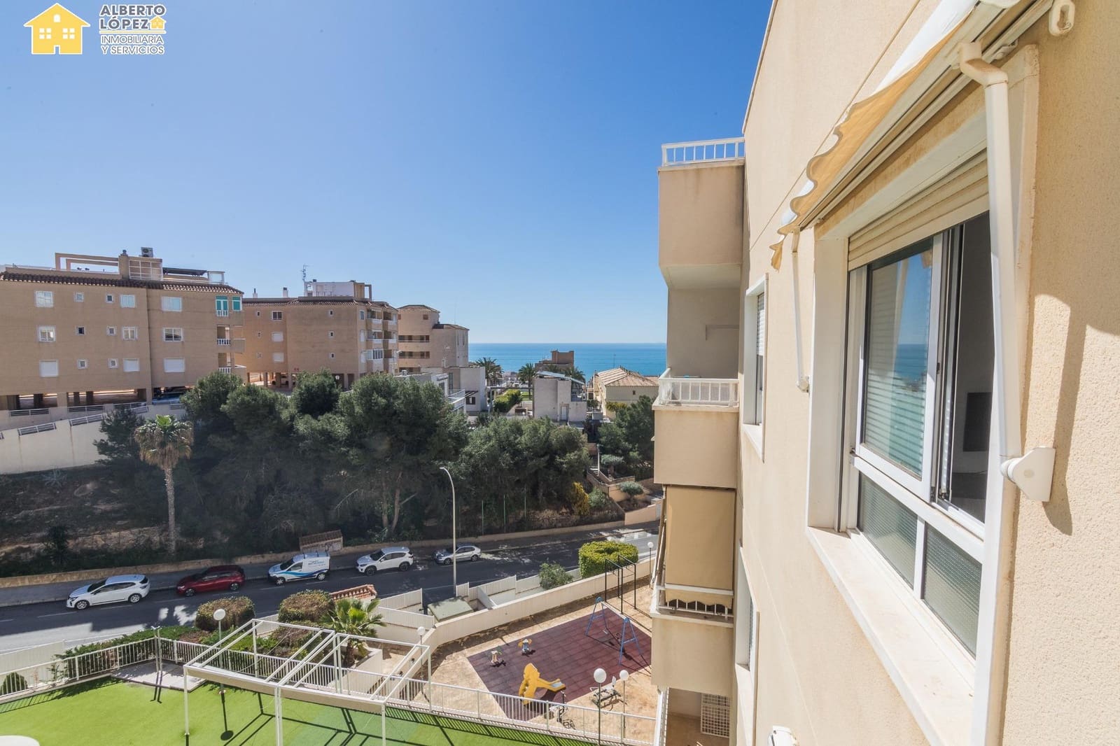 2 Zimmer Penthouse zu verkaufen in Santa Pola mit Pool Garage - 325.000 € (Ref: 9799391)