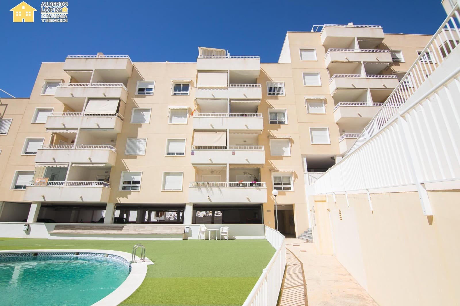 2 Zimmer Penthouse zu verkaufen in Santa Pola mit Pool Garage - 325.000 € (Ref: 9799391)