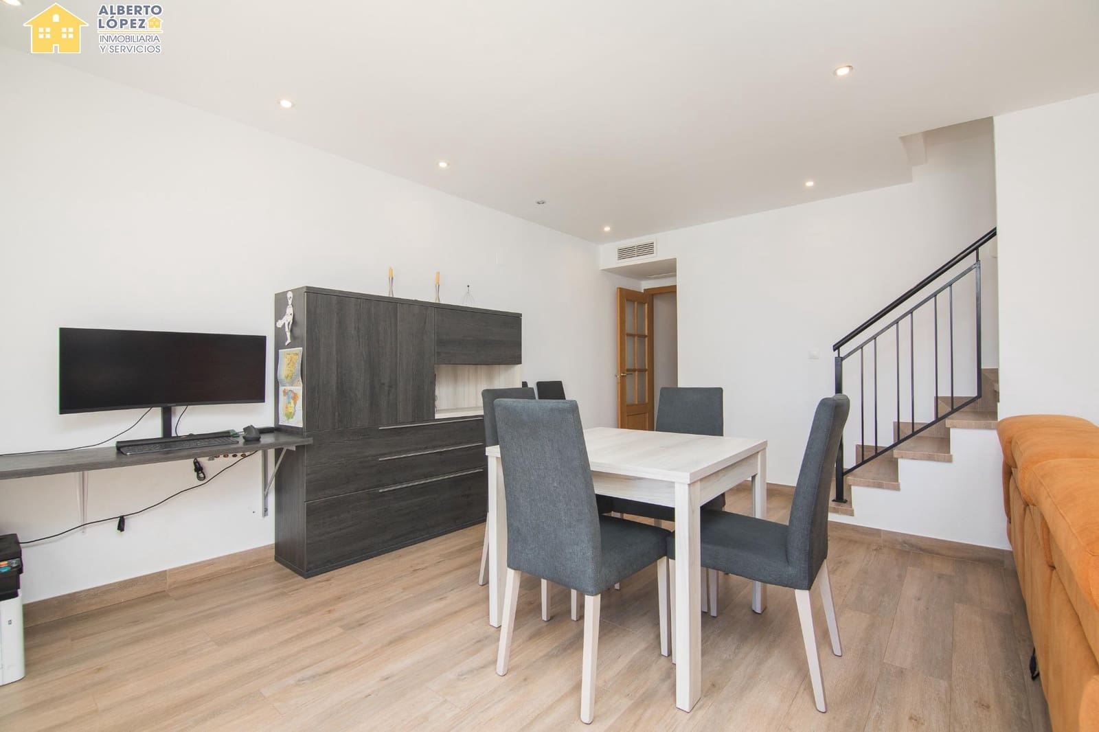 2 bedroom Penthouse for sale in Santa Pola with pool garage - € 315,000 (Ref: 9799391)