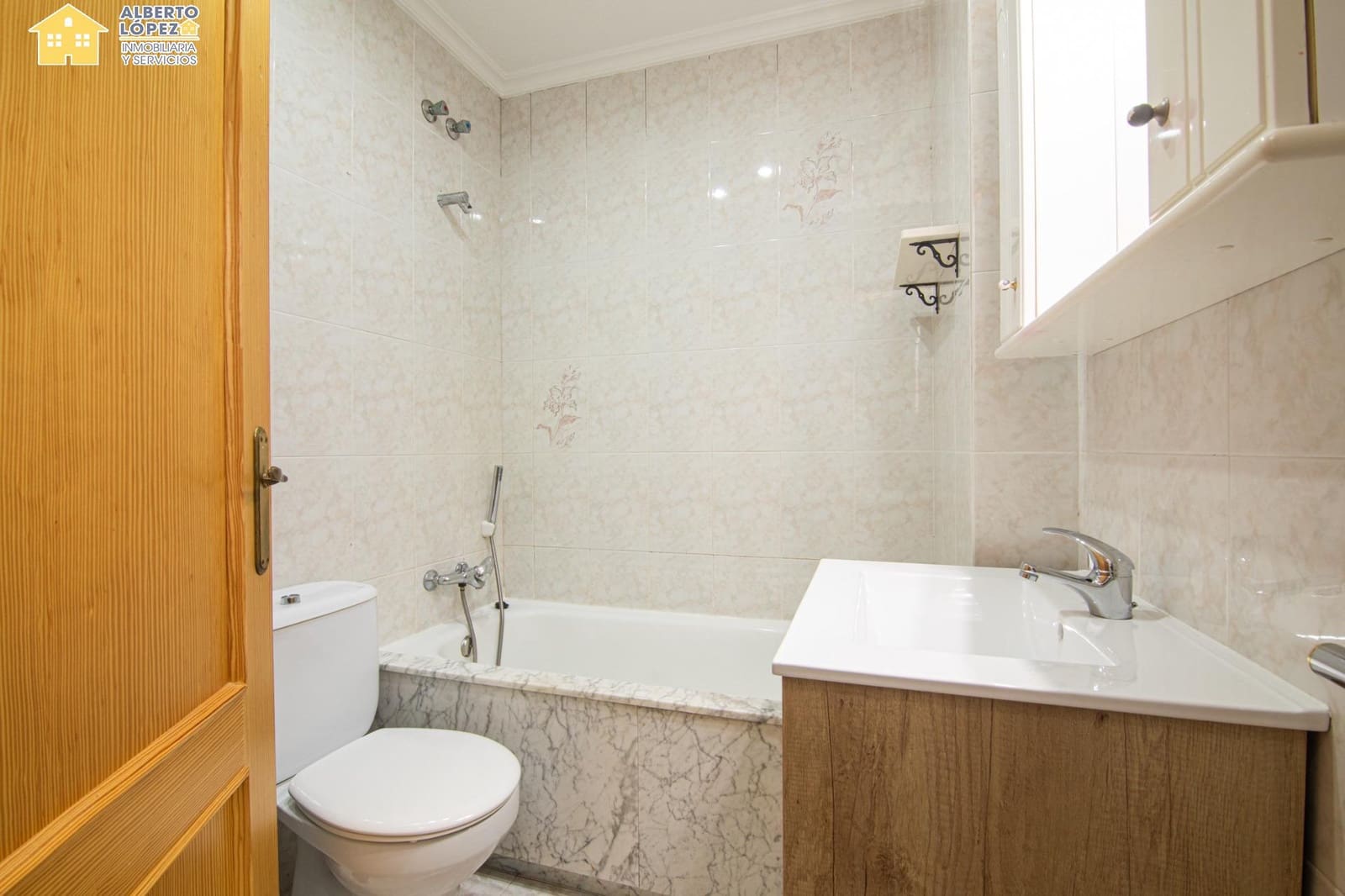 3 bedroom Flat for sale in El Altet - € 182,000 (Ref: 9846522)