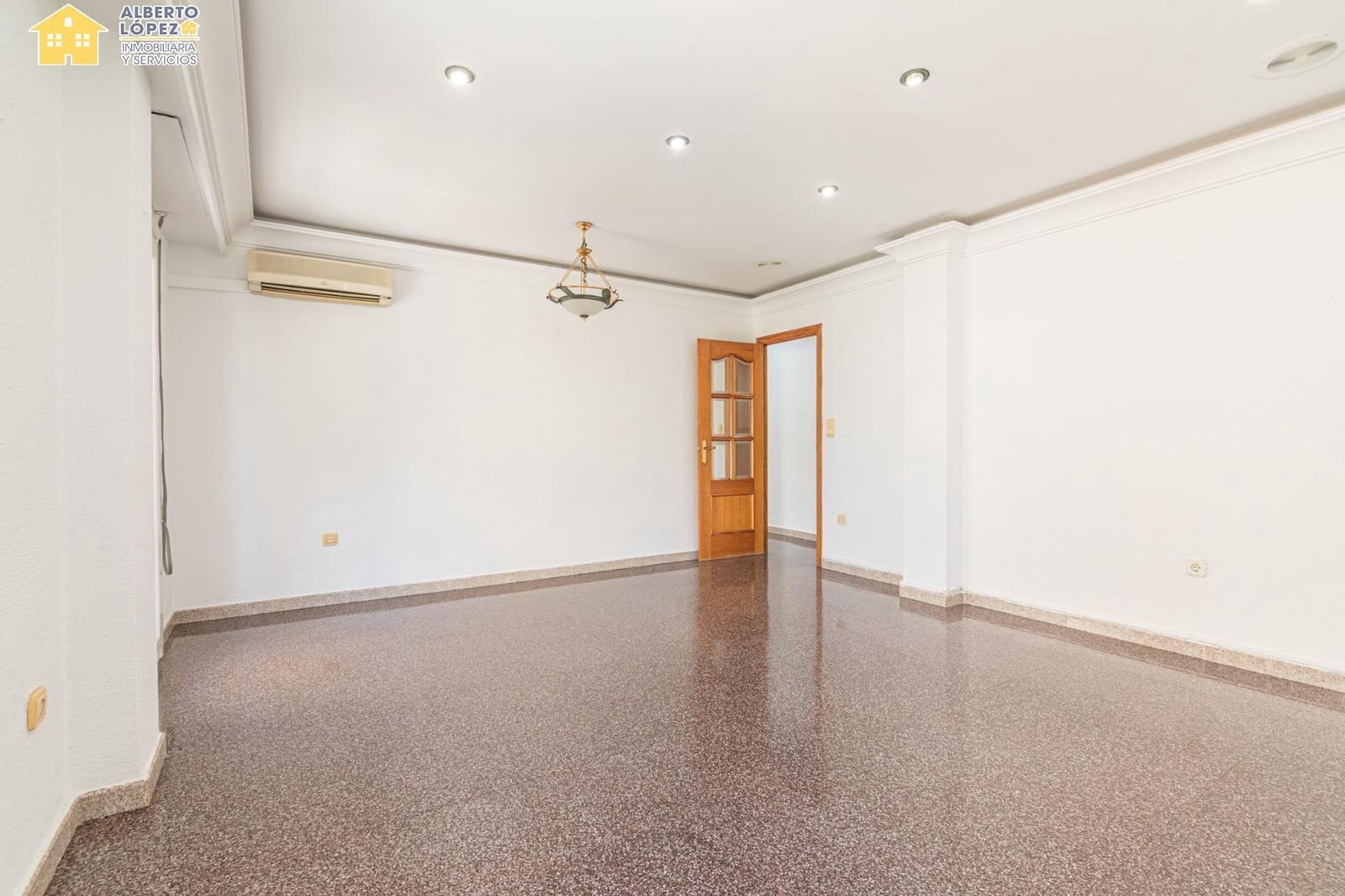 3 bedroom Flat for sale in El Altet - € 182,000 (Ref: 9846522)