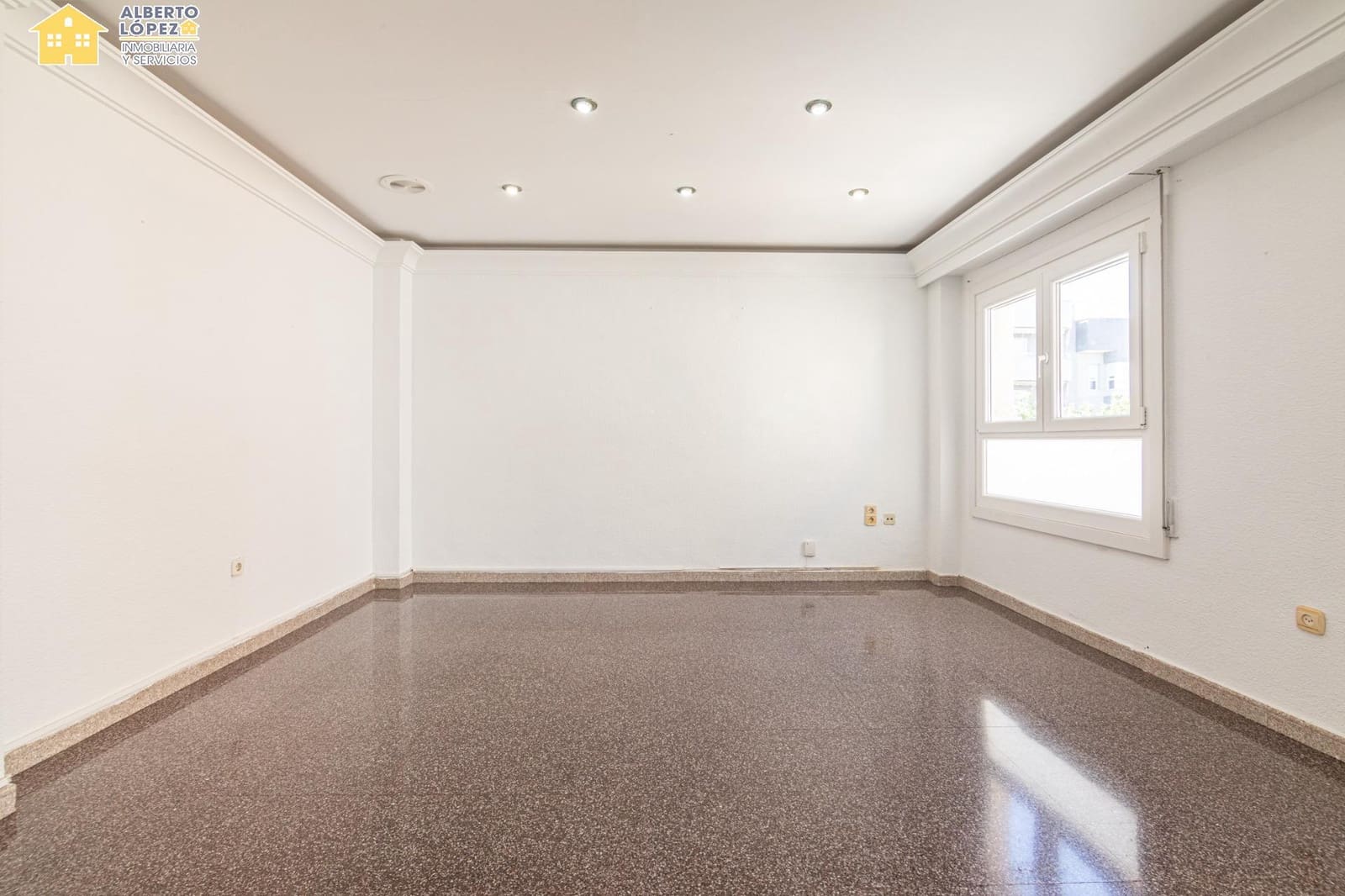 3 bedroom Flat for sale in El Altet - € 182,000 (Ref: 9846522)