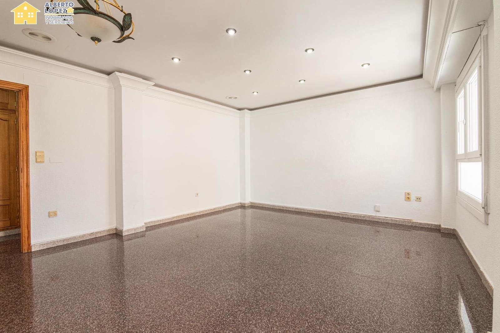 3 bedroom Flat for sale in El Altet - € 182,000 (Ref: 9846522)