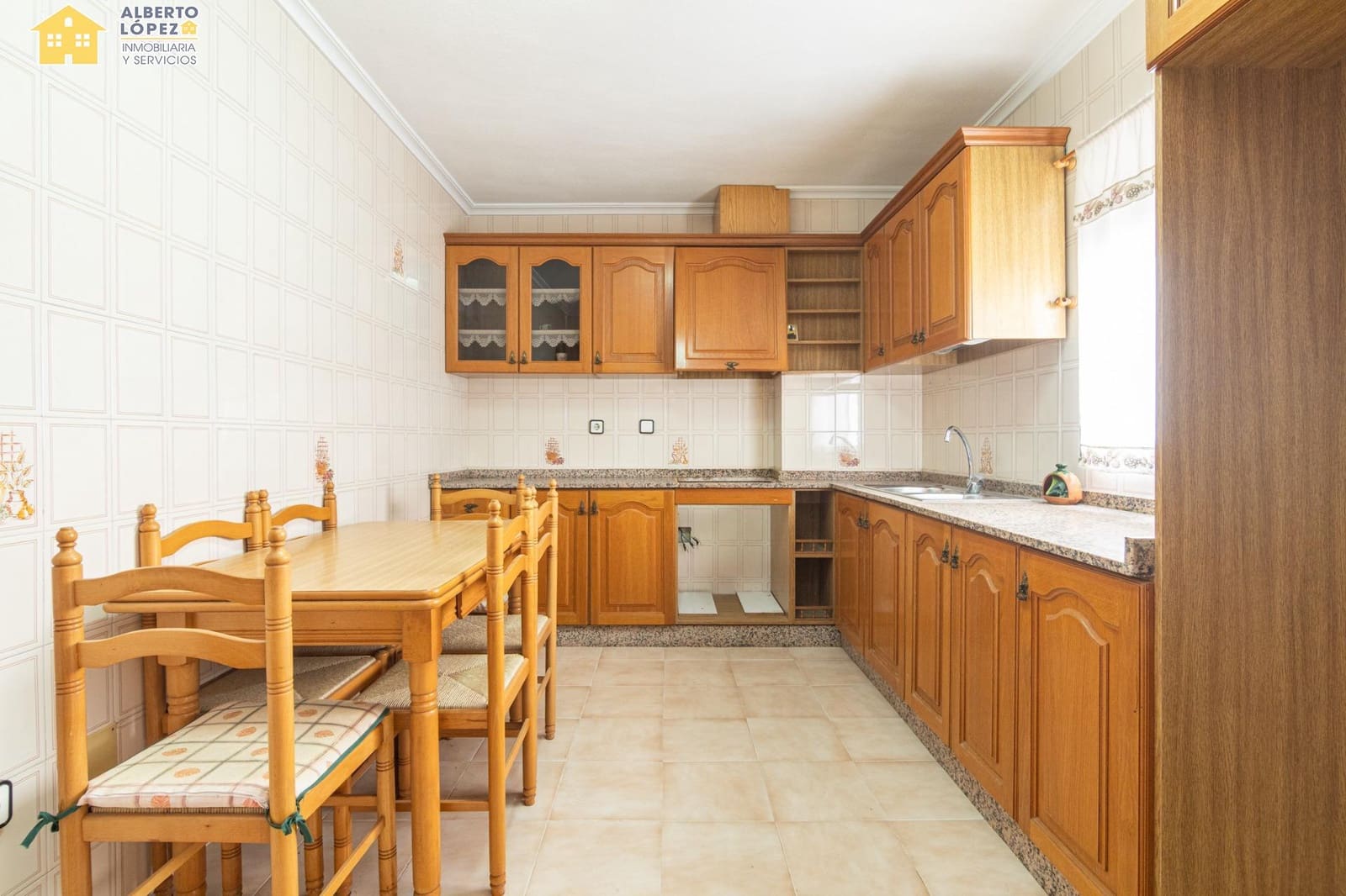 3 bedroom Apartment for sale in El Altet - € 180,500 (Ref: 9851872)