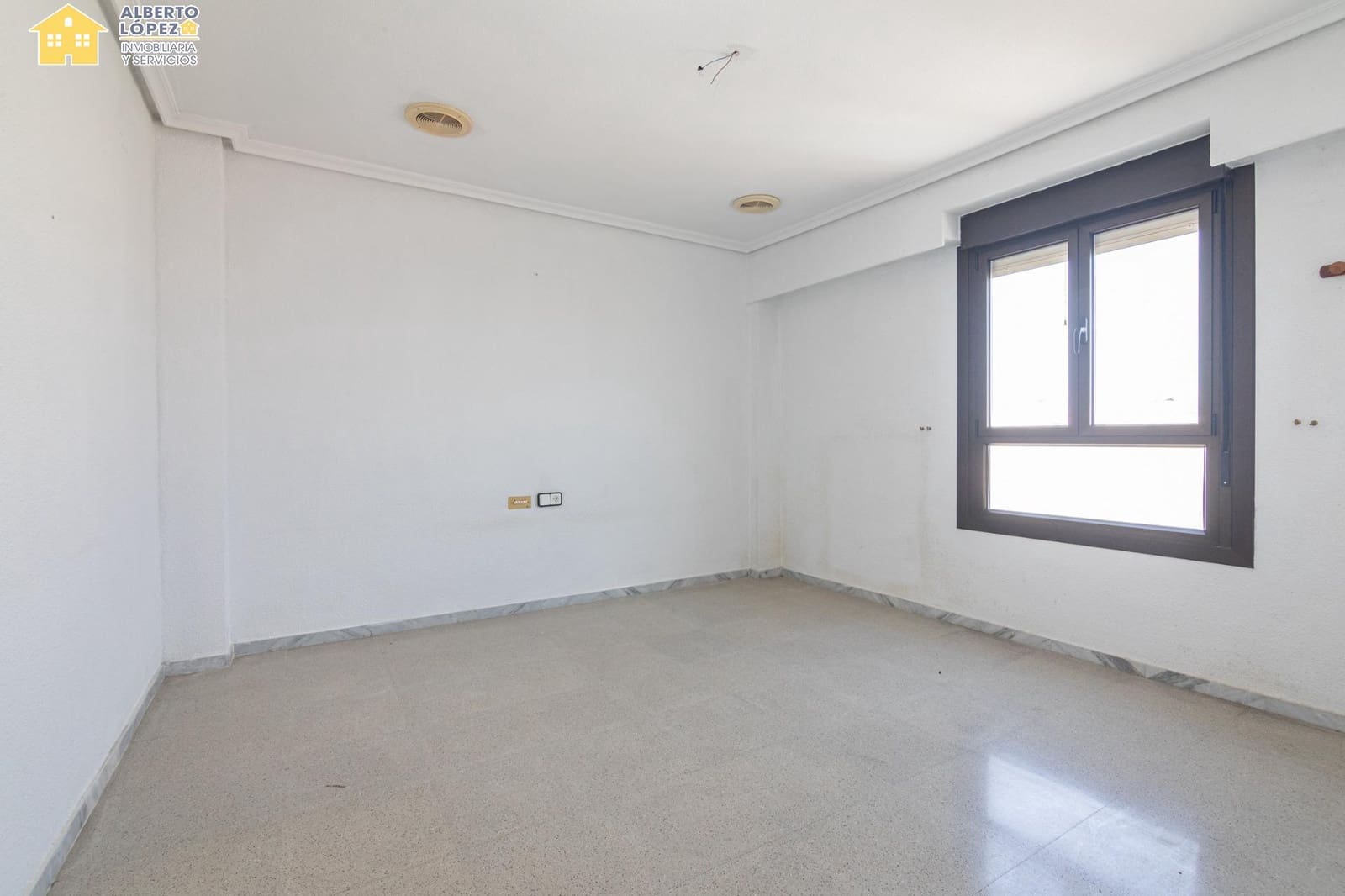 3 bedroom Apartment for sale in El Altet - € 180,500 (Ref: 9851872)