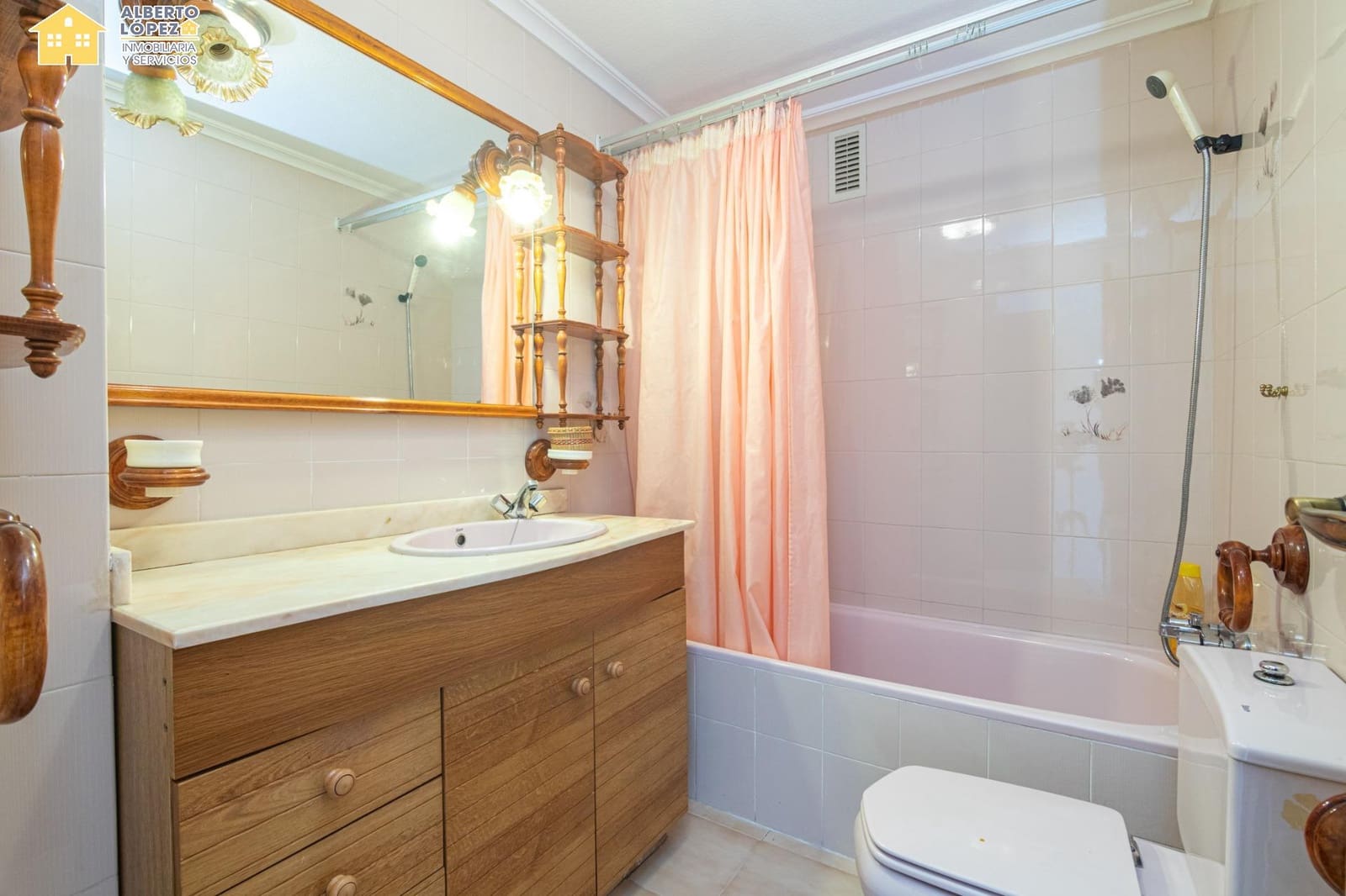 3 bedroom Apartment for sale in El Altet - € 180,500 (Ref: 9851872)