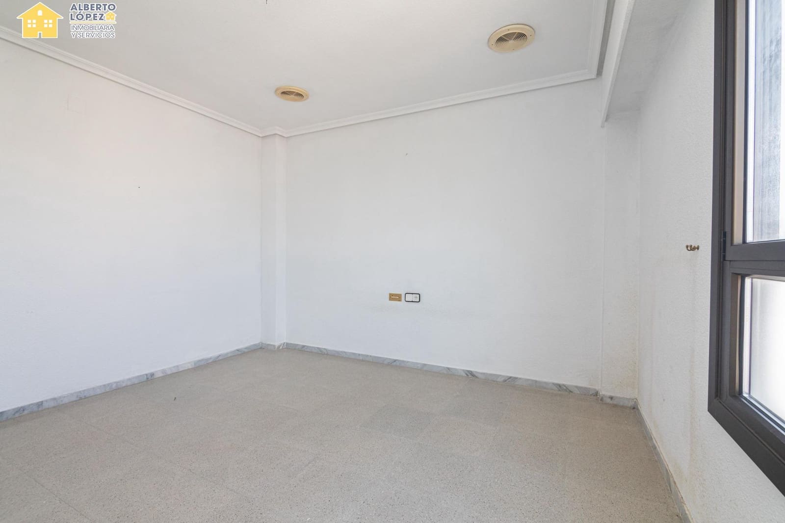3 bedroom Apartment for sale in El Altet - € 180,500 (Ref: 9851872)