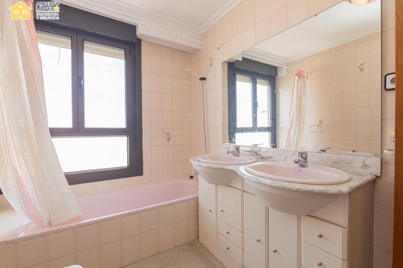 3 bedroom Apartment for sale in El Altet - € 180,500 (Ref: 9851872)