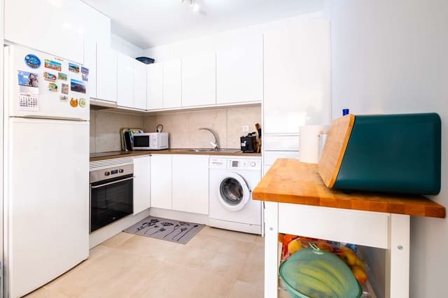 2 sovrum Lägenhet till salu i Nerja med pool - 365 000 € (Ref: 10097495)