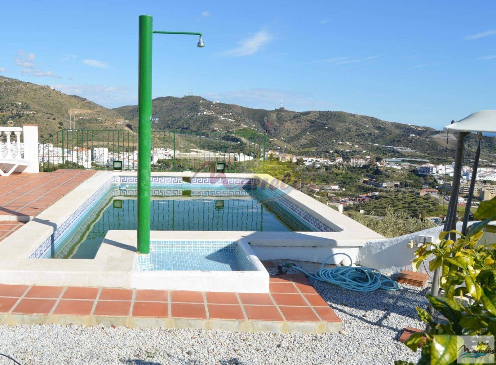 4 soveværelse Villa til salg i Torrox med swimmingpool garage - € 550.000 (Ref: 3285295)