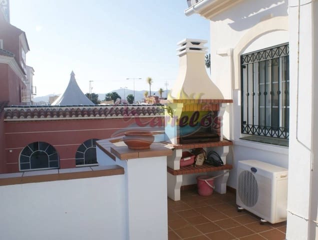 3 soveværelse Rækkehus til salg i Nerja med swimmingpool - € 499.500 (Ref: 3285299)