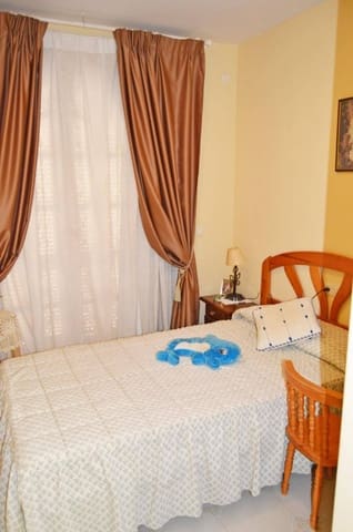 6 makuuhuone Huvila myytävänä paikassa Nerja mukana uima-altaan - 580 000 € (Ref: 3681806)