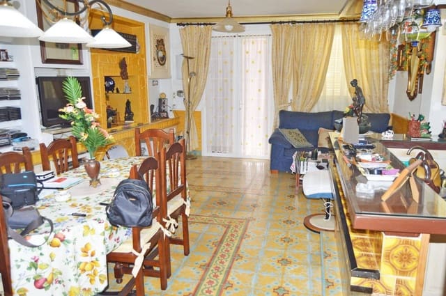 6 makuuhuone Huvila myytävänä paikassa Nerja mukana uima-altaan - 580 000 € (Ref: 3681806)