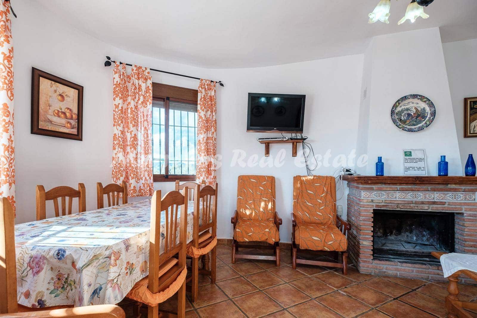 3 soveværelse Byhus til salg i Comares med swimmingpool - € 262.000 (Ref: 5890168)