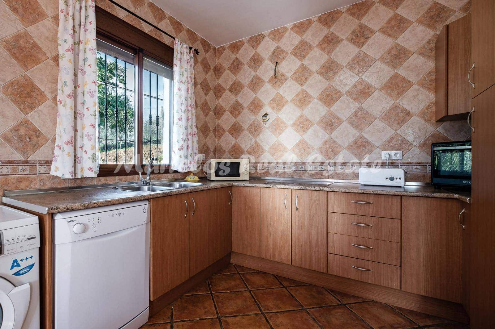 3 soveværelse Byhus til salg i Comares med swimmingpool - € 262.000 (Ref: 5890168)