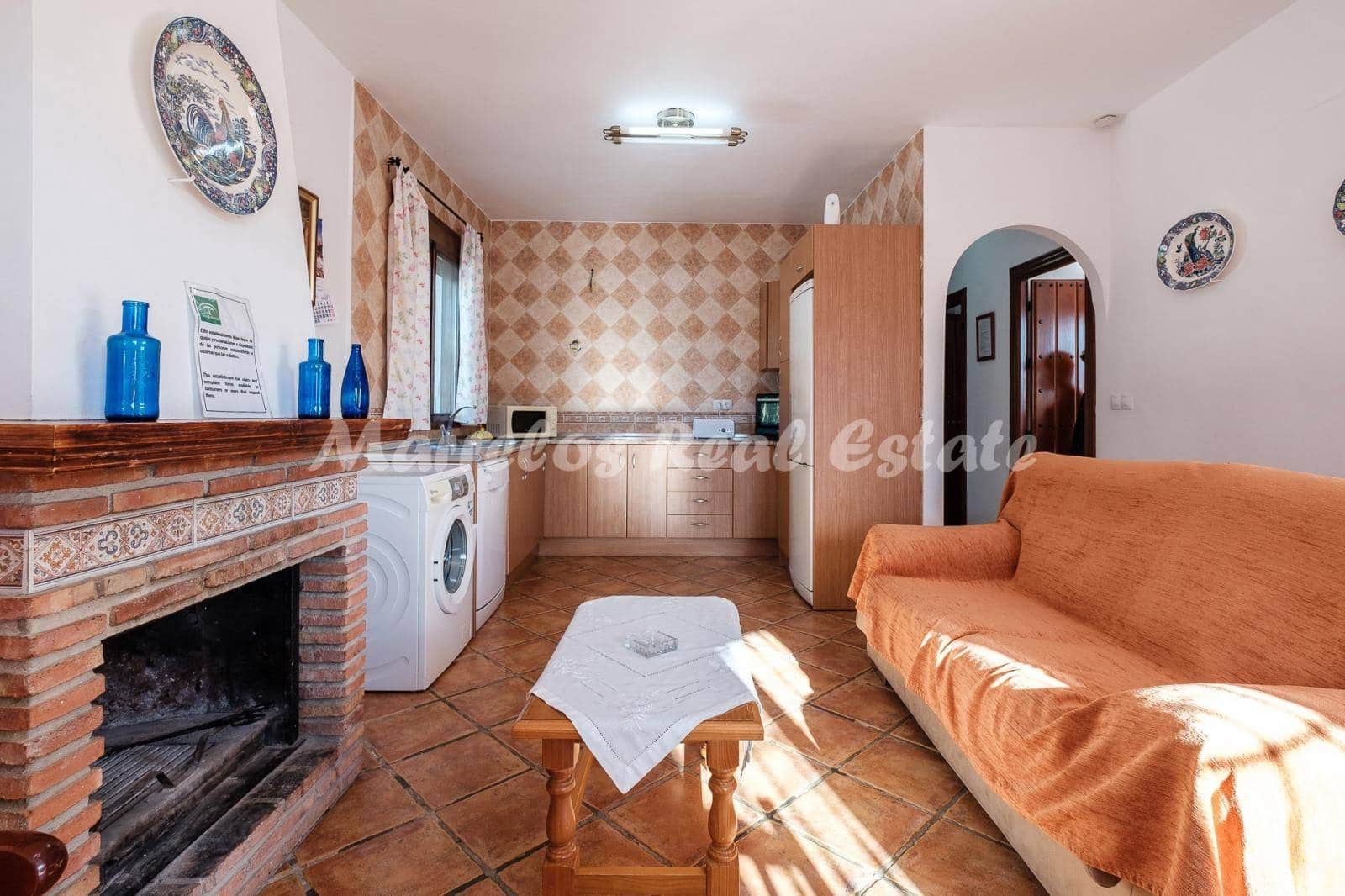 3 soveværelse Byhus til salg i Comares med swimmingpool - € 262.000 (Ref: 5890168)