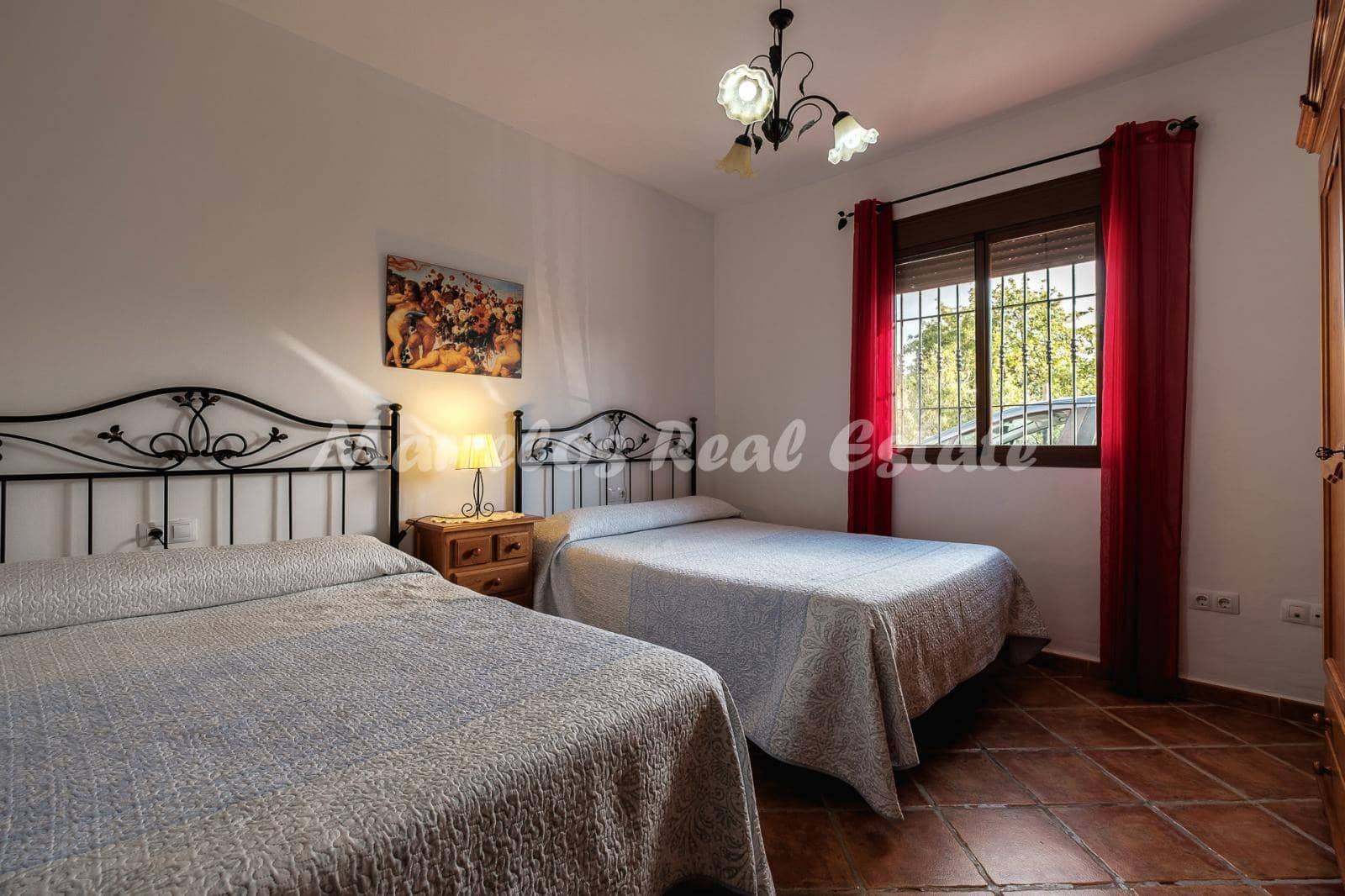 3 soveværelse Byhus til salg i Comares med swimmingpool - € 262.000 (Ref: 5890168)