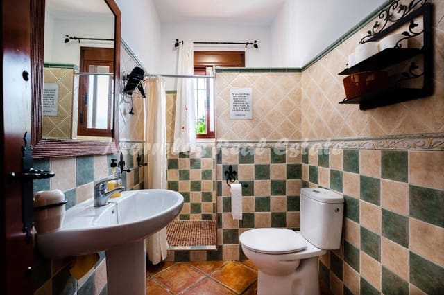 3 soveværelse Byhus til salg i Comares med swimmingpool - € 262.000 (Ref: 5890168)