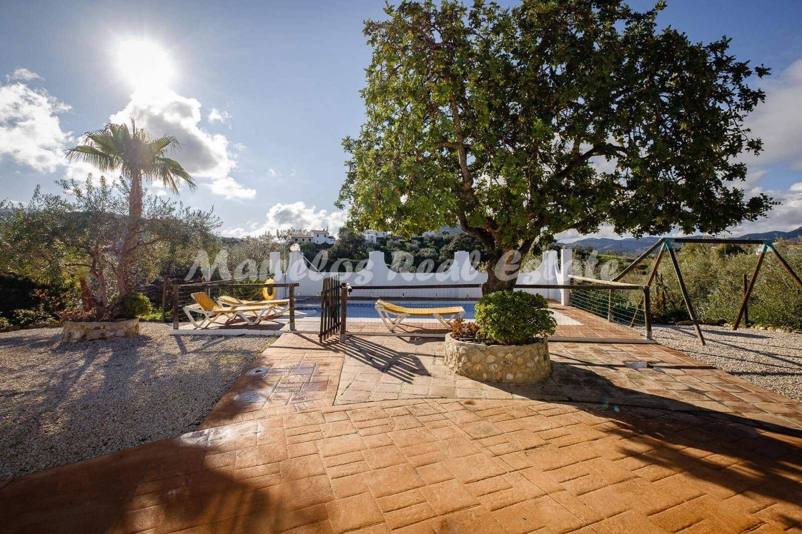 3 soveværelse Byhus til salg i Comares med swimmingpool - € 262.000 (Ref: 5890168)