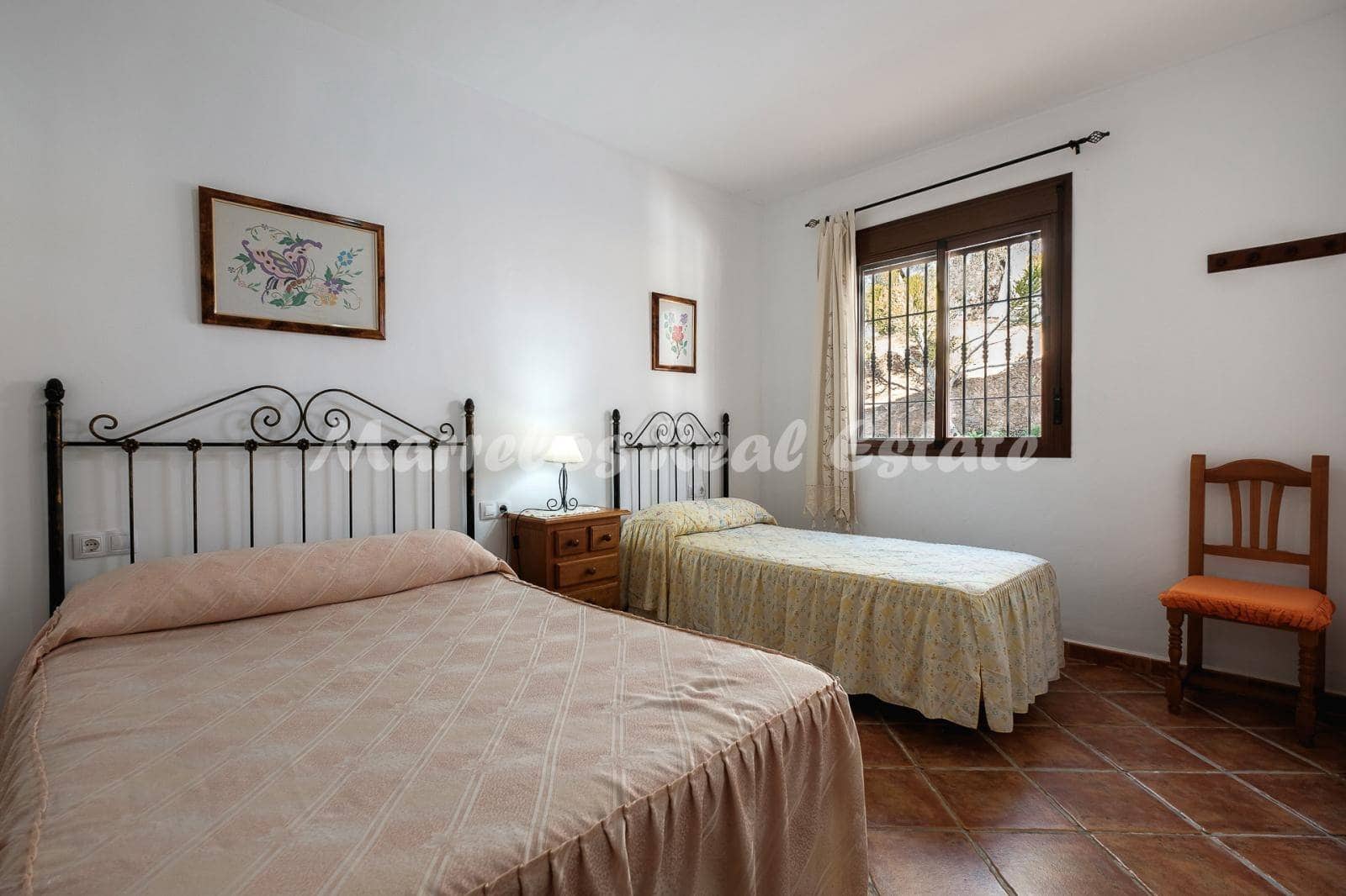 3 soveværelse Byhus til salg i Comares med swimmingpool - € 262.000 (Ref: 5890168)