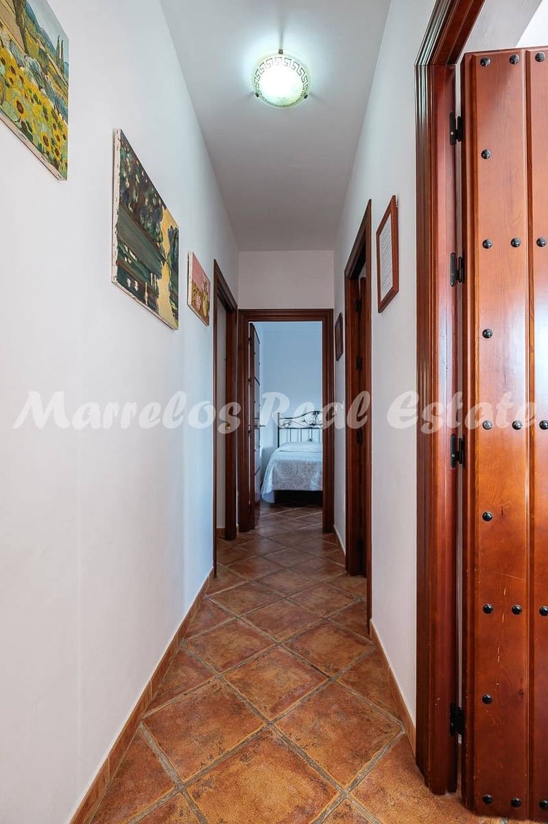 3 soveværelse Byhus til salg i Comares med swimmingpool - € 262.000 (Ref: 5890168)