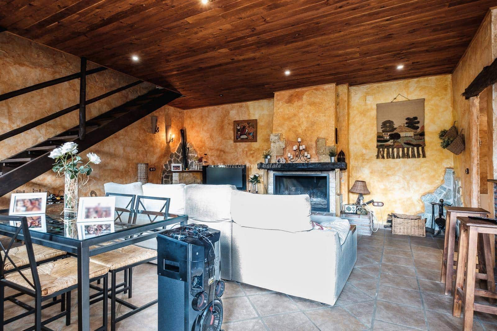 3 soveværelse Byhus til salg i Riogordo med swimmingpool - € 650.000 (Ref: 5974818)