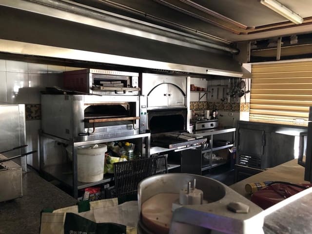 Kommersiell til salgs i Nerja - € 450 000 (Ref: 6669426)