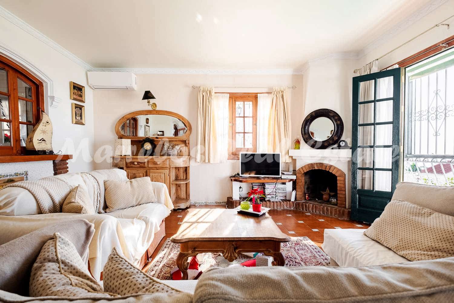 5 sovrum Villa till salu i Nerja - 499 000 € (Ref: 7340178)